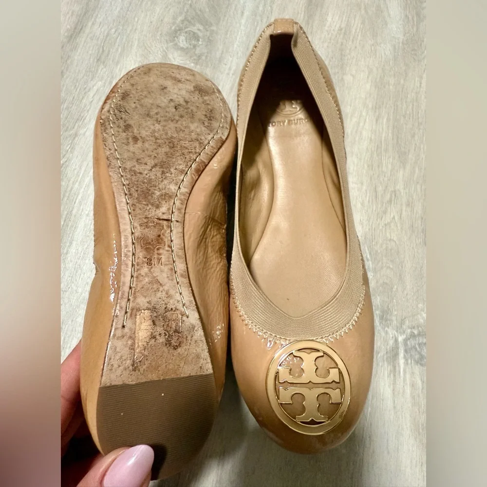 Tory Burch Caroline Nude Tan Patent Leather Ballerina Flats Sleepies Logo Size 8